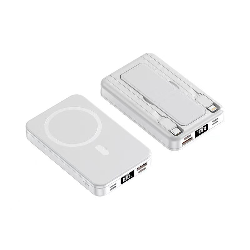 MagCore Powerbank with cables